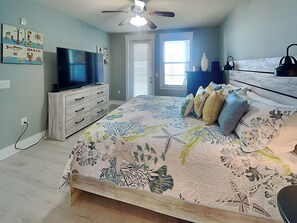 2 bedrooms, iron/ironing board, Internet, bed sheets - Pointe West 202 | Bay Front + Amazing Pools! (Galveston)