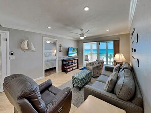Smart TV - Pointe South 204 | Beachfront + Resort Pool Access (Fort Myers Beach)