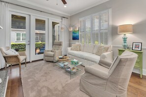 Smart TV, fireplace - Garden Cottage 25 - Sunrise Greetings (Jekyll Island)