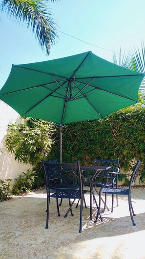 Huoneisto, 2 makuuhuonetta, yksityinen uima-allas | Terassi/patio