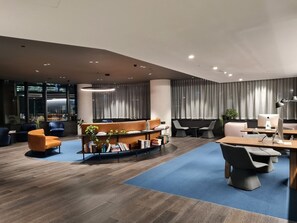 Lobby - Luxury 2BR1BA Apt MQ+ Pool+Gym in Mel  Docklands (Docklands)