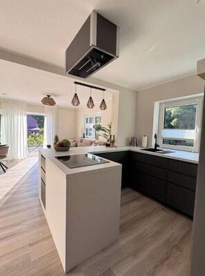 Private kitchen - Vacation home to the lake Sonnenglanz (Fünfseen)