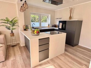 Private kitchen - Vacation home to the lake Sonnenglanz (Fünfseen)