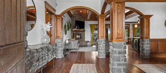 Luxury with Home Theater, Pool and Outdoor kitchen