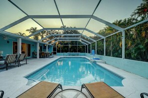 A heated pool - A Perfect Place: Newly Remodeled Ground Level with Pool! (Holmes Beach)