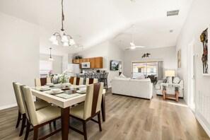 Dining - New Listing! Coastal! Value! 7 mi 2 Disney! 1162 (Davenport)
