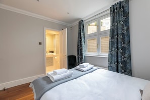2 bedrooms, iron/ironing board, WiFi, bed sheets - Beautiful apartment in the heart of Mayfair (London)