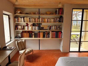 Interior - Haven of peace overlooking the Luberon - Swimming pool, charming, peaceful (Cabrières-d'Avignon)