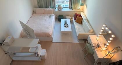 Spacious Loft 2 Queen Beds · Modern Comfort in Gangnam