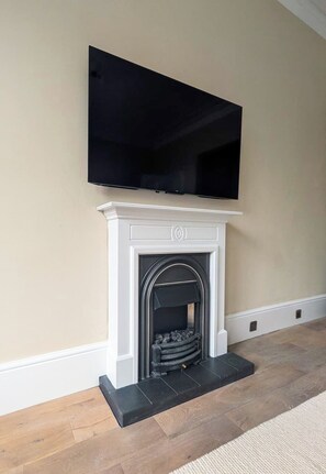 Interior - Modern Flat | Main St, Campbeltown (Campbeltown)