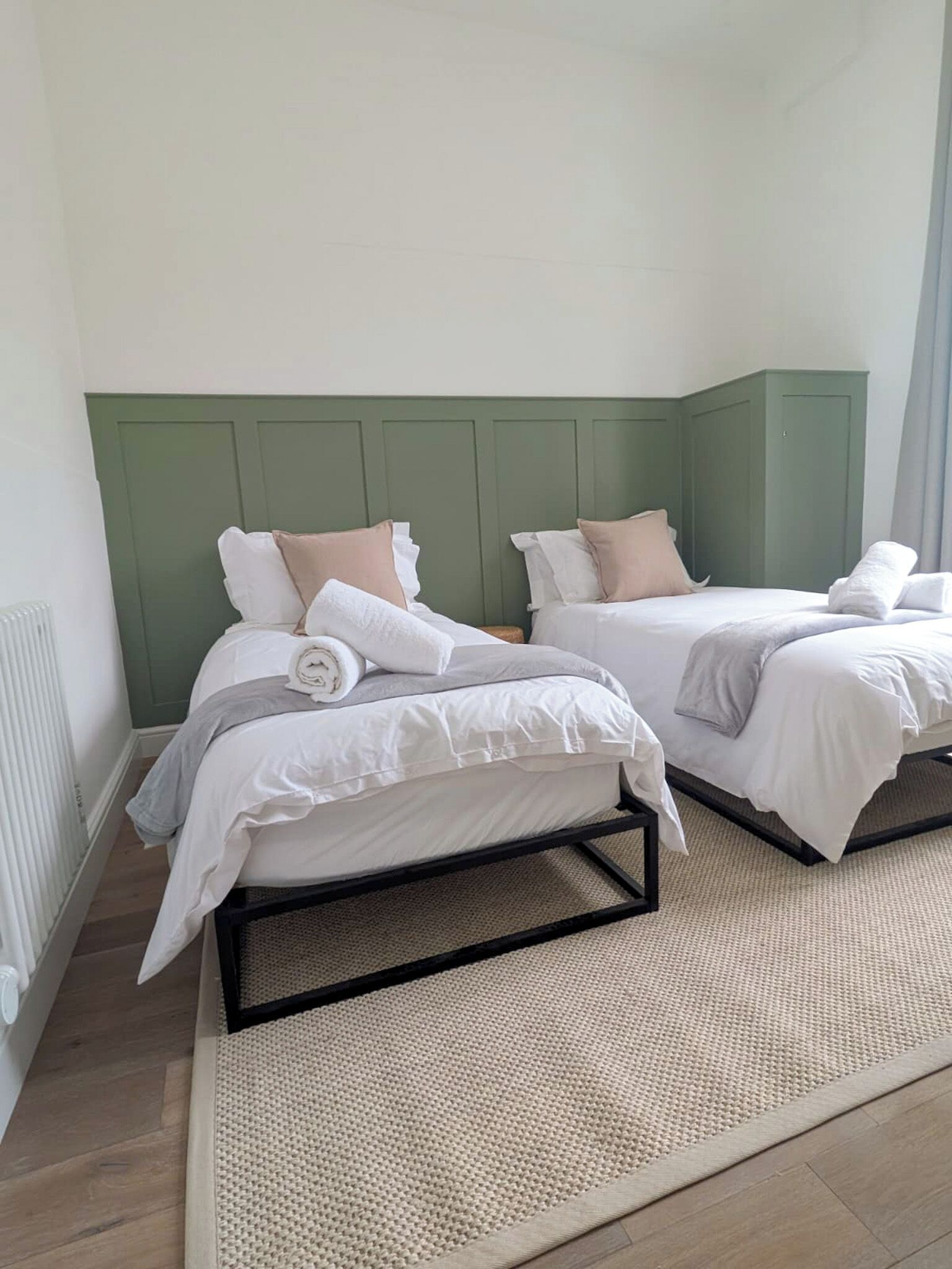 2 chambres, fer et planche à repasser, Wi-Fi, draps fournis