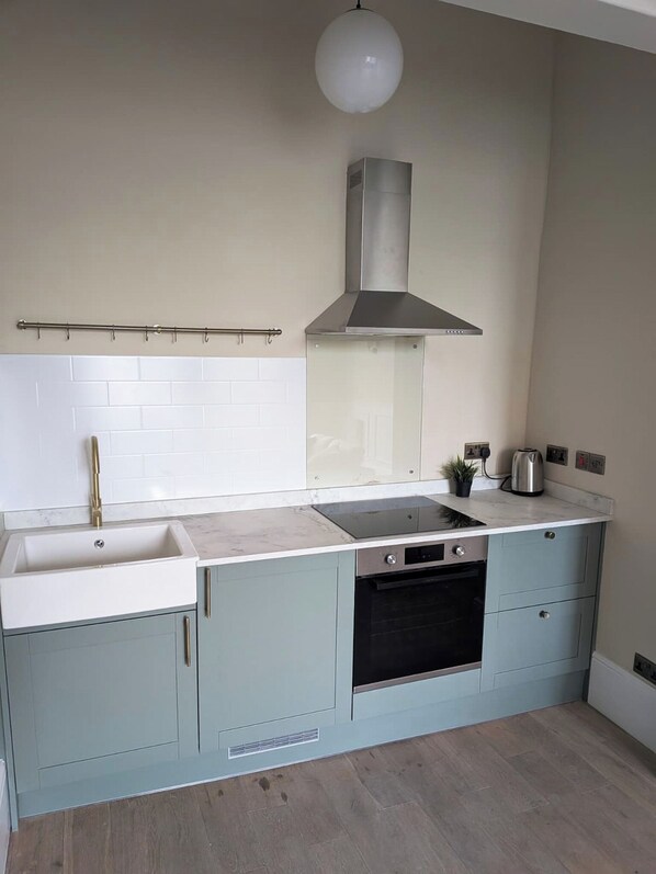 Private kitchen - Modern Flat | Main St, Campbeltown (Campbeltown)