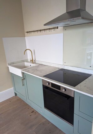 Private kitchen - Modern Flat | Main St, Campbeltown (Campbeltown)