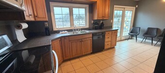 Get Away Casino is a Cozy 2-bedroom house in enchanting Bensalem with AC.