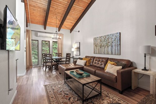 New Listing! Resort Lake Condo | Prime Location | Fire Pit