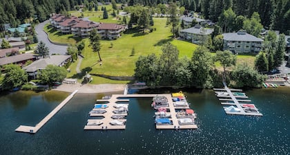 New Listing! Resort Lake Condo | Prime Location | Fire Pit