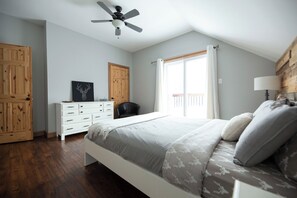 Unclassified image, 5 of 50, button - L'Exode au Ruisseau | 4season Spa | Lake | PoolTable | AC |In/Out Fireplace| BBQ (Saint-Adolphe-d'Howard)