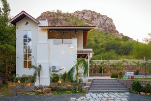 Exterior - Alaya Stays Ramgarh Colonial 2BHK Villa (Jamwa Ramgarh)