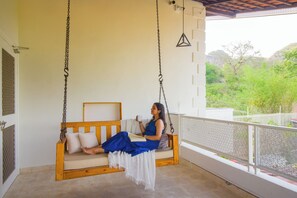 Vila Deluks, balkon, pemandangan kebun | Teras/patio