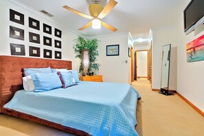 3 bedrooms, iron/ironing board, free WiFi, bed sheets - Perfect For Families Walk 2 Beach, Balboa Fun Zone (Newport Beach)