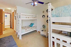3 bedrooms, iron/ironing board, free WiFi, bed sheets - Perfect For Families Walk 2 Beach, Balboa Fun Zone (Newport Beach)