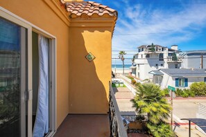 Property grounds - Walk 2 Beach,Large Rooftop Deck W/Parking,Stunning (San Diego)