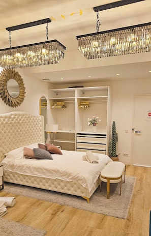 Unclassified image, 2 of 38, button - Neubau City Wohnung (Pool+Gym+Sauna extra buchbar) (München)