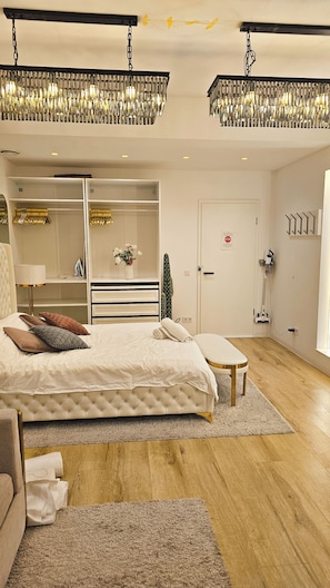 Unclassified image, 3 of 38, button - Neubau City Wohnung (Pool+Gym+Sauna extra buchbar) (München)