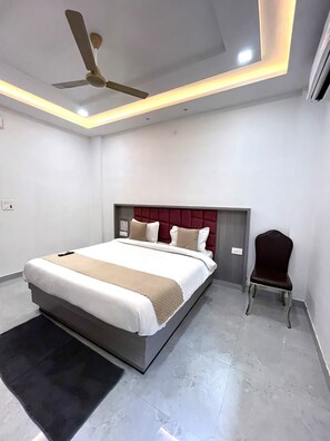 Room - Hotel Girraj Stay Inn  (Mathura)