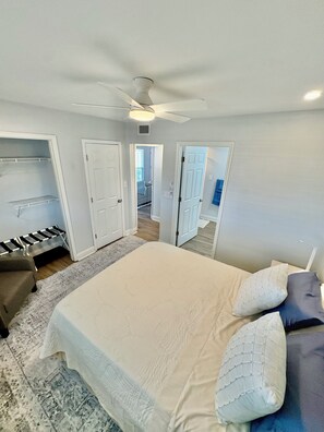 Room - Casa Blanca Canal House (Gulf Breeze)