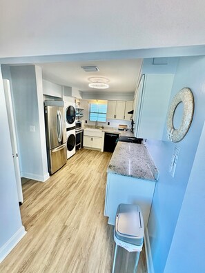 Private kitchen - Casa Blanca Canal House (Gulf Breeze)