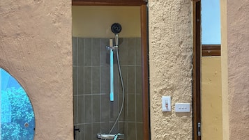 Luxe tweepersoonskamer, voor 1 persoon, uitzicht op bergen | Badkamer