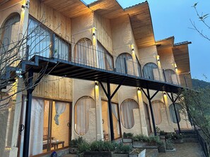 ห้องลักซ์ชัวรี่ดับเบิลสำหรับพักเดี่ยว, วิวภูเขา