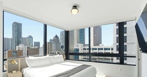 2 bedrooms, desk, iron/ironing board, travel cot - Downtown Stay | Pools, Gym & Rooftop Views (Miami)