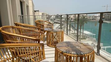 Chalet, 3 Bedrooms, Sea View | Property grounds