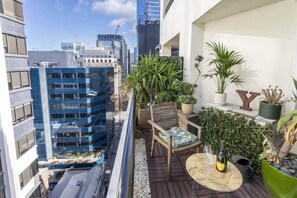 Property grounds - Art Deco Penthouse Retreat | CBD Luxury oasis on 2 levels (Melbourne)