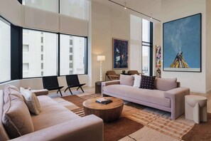 Smart TV, offices - High-Rise Condo - Skyline Views, Pool & FIFA 2026 (Miami)