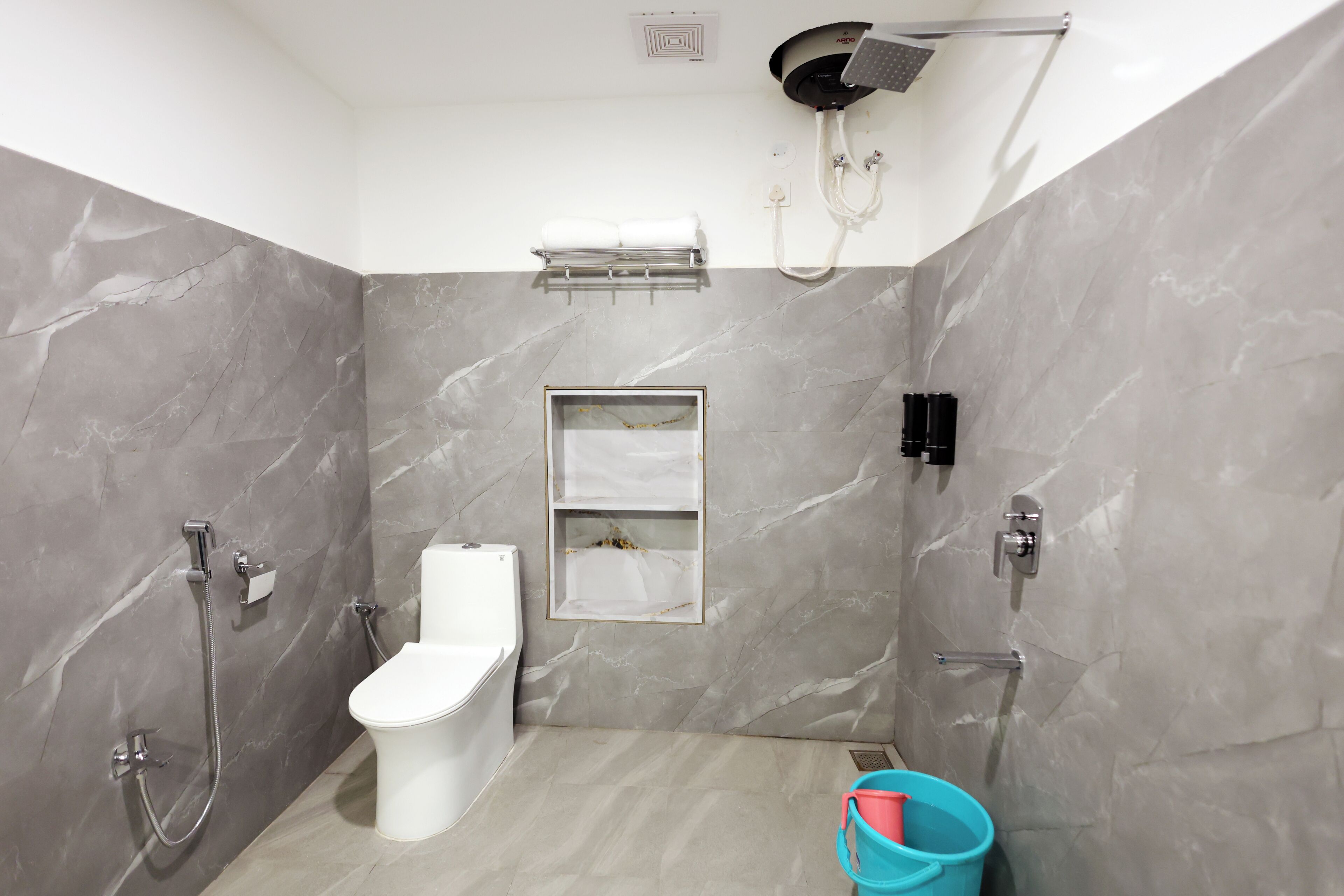 Deluxe tweepersoonskamer, balkon | Badkamer