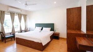 Phòng đôi Deluxe, ban công, quang cảnh thành phố | Truy cập Internet không dây miễn phí 