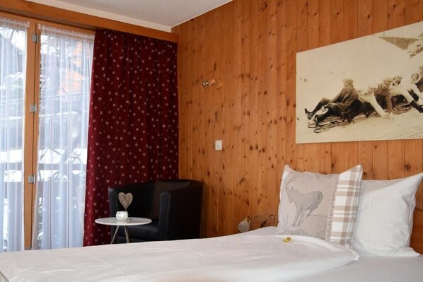 Standard Double Room, Balcony, Garden View - Hotel Cabana (Grindelwald)