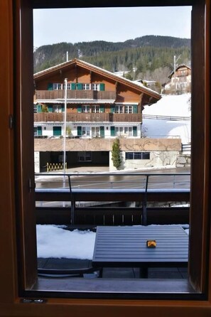Economy Double Room, Balcony | Interior - Hotel Cabana (Grindelwald)