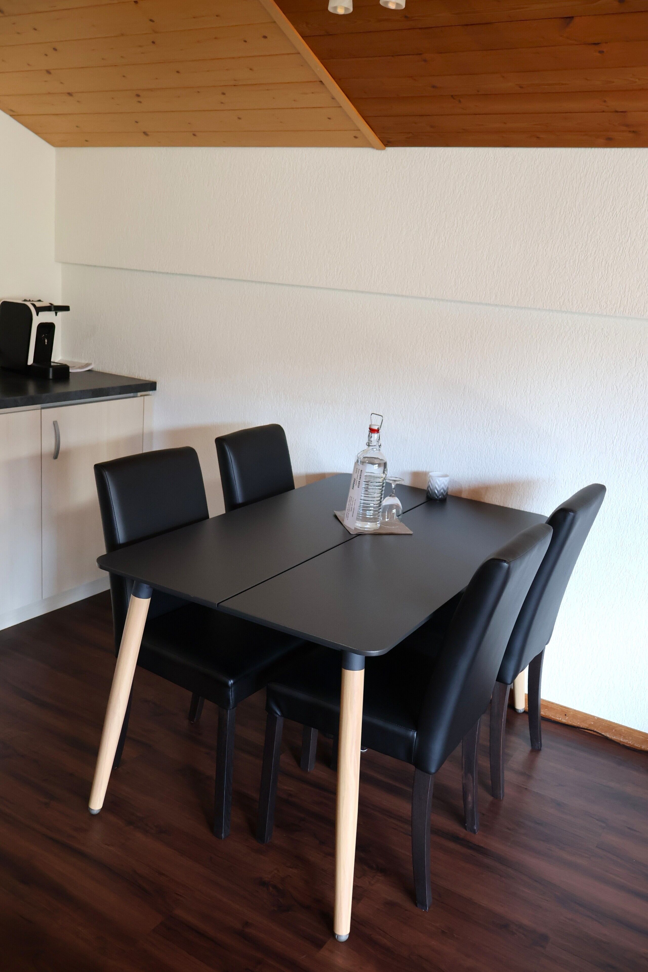 Junior Suite, Balcony, Mountain View | Dining