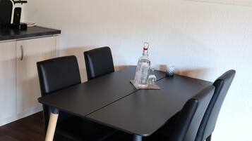 Junior Suite, Balcony, Mountain View | Dining