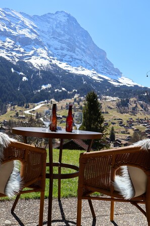Chambre Double Supérieure, balcon, vue montagne | Restauration extérieure