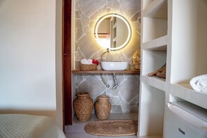 Standard Twin Room, Lanai, Courtyard View | Bathroom - POUSADA GIRO DAS DUNAS (Santo Amaro do Maranhão)