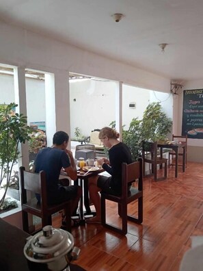 Dining - Willy's House (Paracas)
