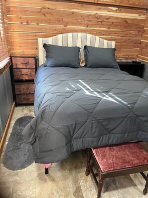 Room - Tranquil 1-bedroom country house perfect for a peaceful getaway (Russellville)