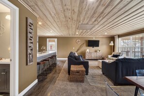 Interior - Summerset House - Waterfront with martini deck (Gravois Mills)
