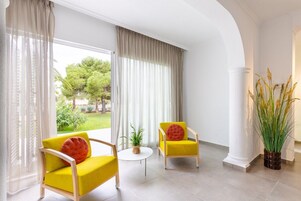 Vila (Multiple Bedrooms) | Parte interna