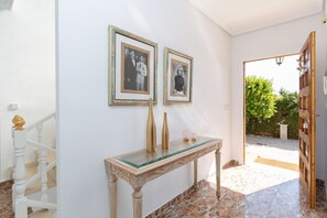 Interior - Fidalsa Grand White House (Mutxamel)